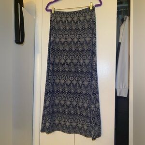 Elegant Black and White Patterned Skirt